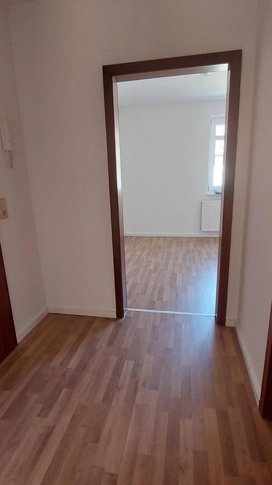 Neu renoviert- 2 Zimmerwohnung mit Balkon in guter Lage zimmer