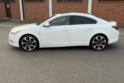 Opel Insignia 169.000 km 8.199 &euro; Hiddenhausen 32120