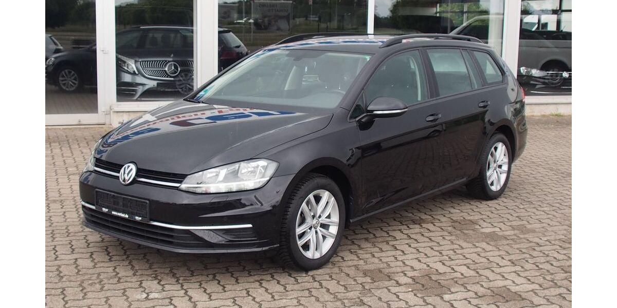 VW Golf 136.772 km 11.998 &euro; Pampow 19075