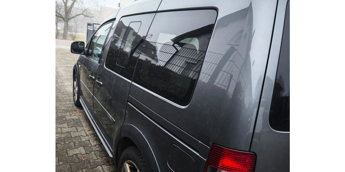 VW Caddy 302.000 km 9.500 &euro; Pfakofen 93101