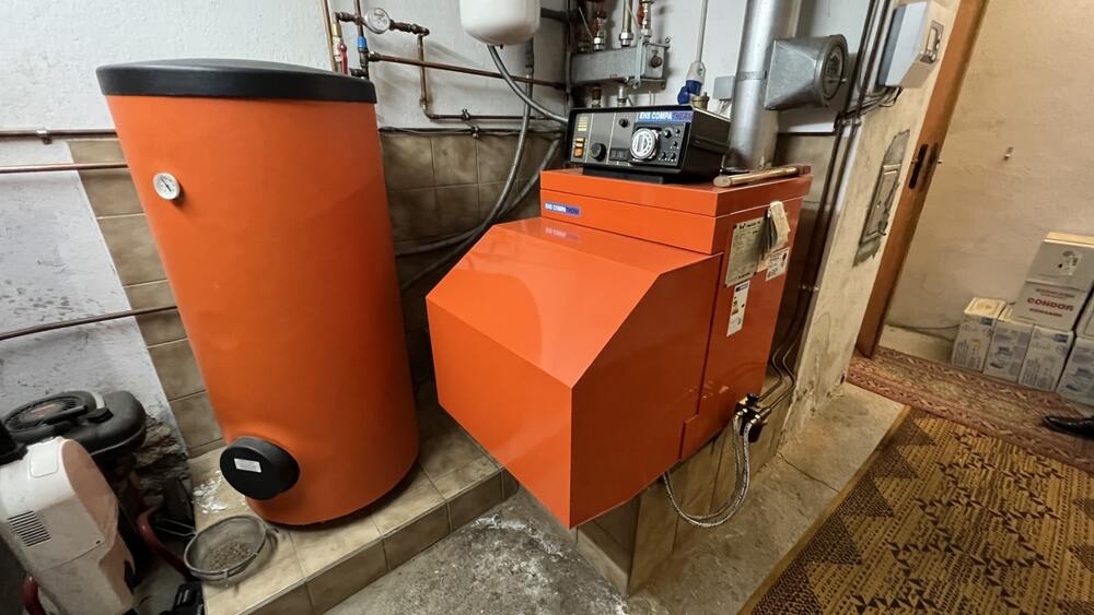 2 Wohnhäuser mit 3 Wohnungen plus 200m² Werkstatträumen bei Mittweida - Zweifamilienhaus Mittweida | Angebot:26000074