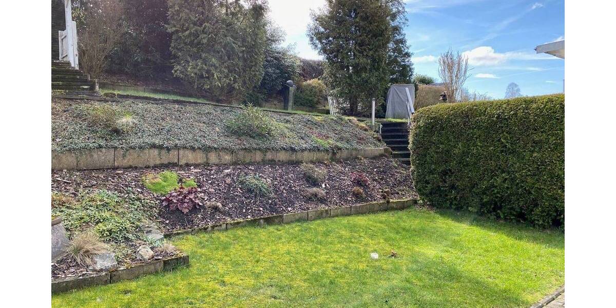 Mehrfamilienhaus, Wohnhaus Bad Berleburg - 7 Zimmer, 232 m&sup2;, 398.000&euro; | Angebot:25770546