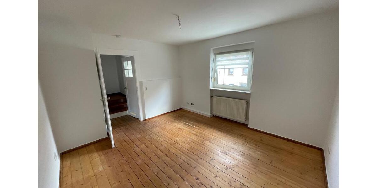 Reihenhaus Schweinfurt Gartenstadt - 7 Zimmer, 108 m&sup2;, 1.300&euro; | Angebot:26148266