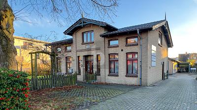 CHARAKTERHAUS MIT SEPARATEM KUTSCHERHAUS - Haus Wankendorf | Angebot:26176362