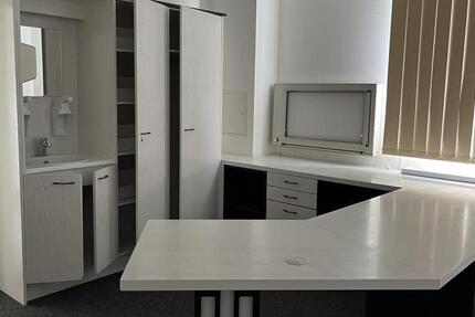 Modern möblierte Arztpraxis in Bischofswerda wartet auf ihren neuen Mieter! zimmer