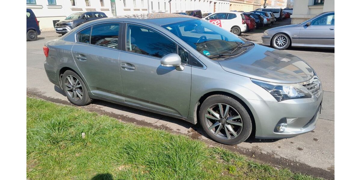Toyota Avensis 131.000 km 8.450 &euro; Leipzig 04318