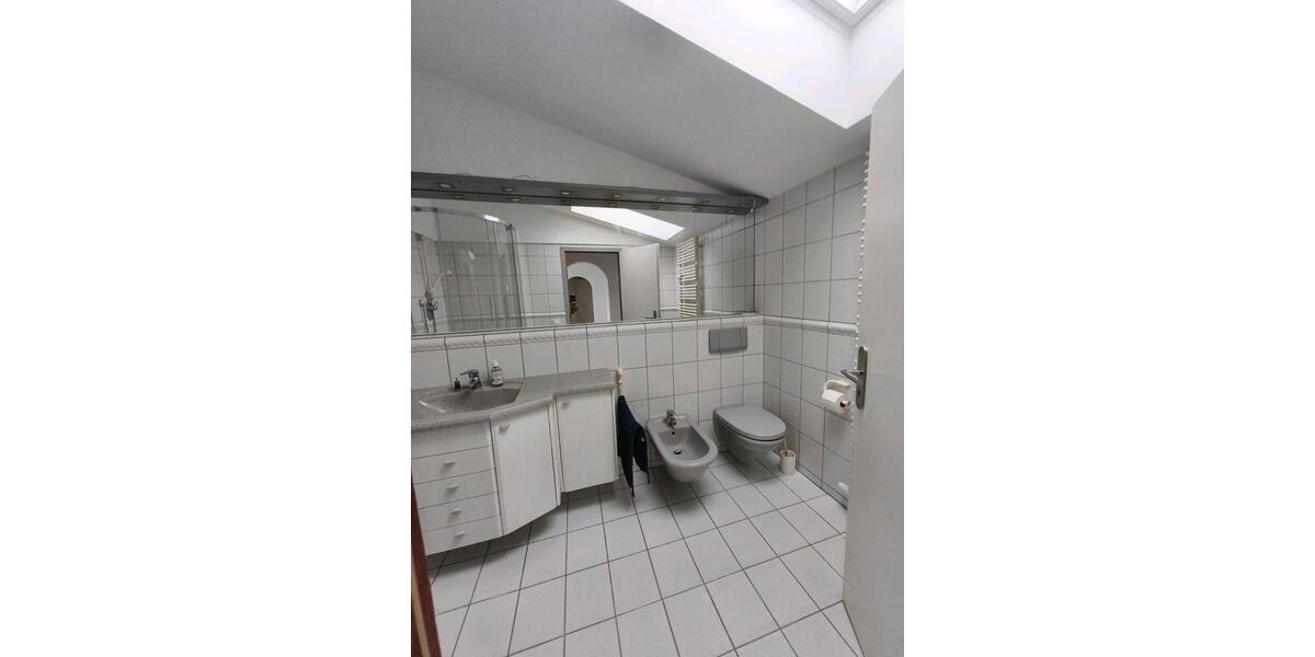 Dachgeschoßwohnung Laatzen - 3 Zimmer, 71 m&sup2;, 169.000&euro; | Angebot:27049152
