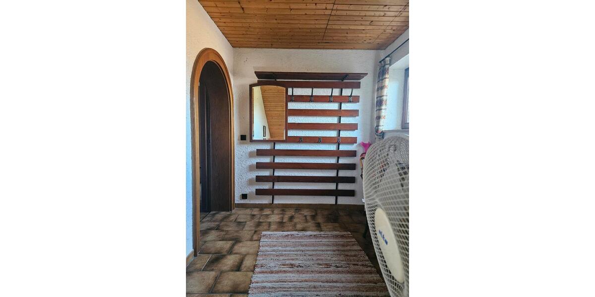 Dachgeschoßwohnung Stetten - 7 Zimmer, 99 m&sup2;, 275.000&euro; | Angebot:26223959