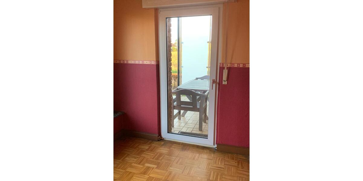 Erdgeschoßwohnung Lage - 4 Zimmer, 95 m&sup2;, 710&euro; | Angebot:26327012