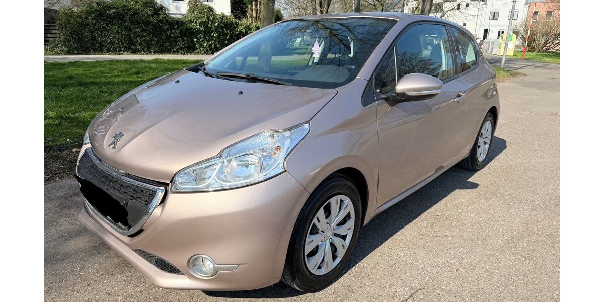 Peugeot 208 105.000 km 3.950 &euro; Mönchengladbach 41069