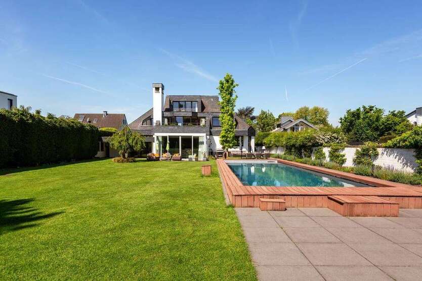 Haus zum Kaufen in Meerbusch 4.350.000 € 400 m²
