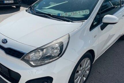 Kia Rio 131.200 km 3.900 &euro; Ergolding (Landshut) 84030