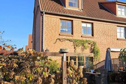 Haus Reinfeld - 6 Zimmer, 121 m&sup2;, 370.000&euro; | Angebot:25815046