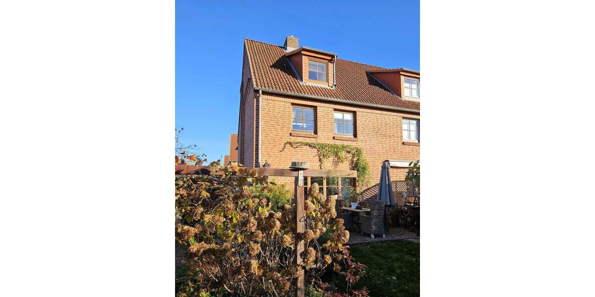 Reihenendhaus Reinfeld - 6 Zimmer, 121 m&sup2;, 370.000&euro; | Angebot:25815046