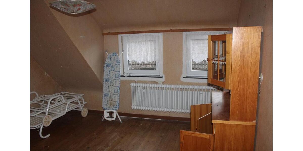 Einfamilienhaus Haigerloch - 8 Zimmer, 180 m&sup2;, 340.000&euro; | Angebot:25099207