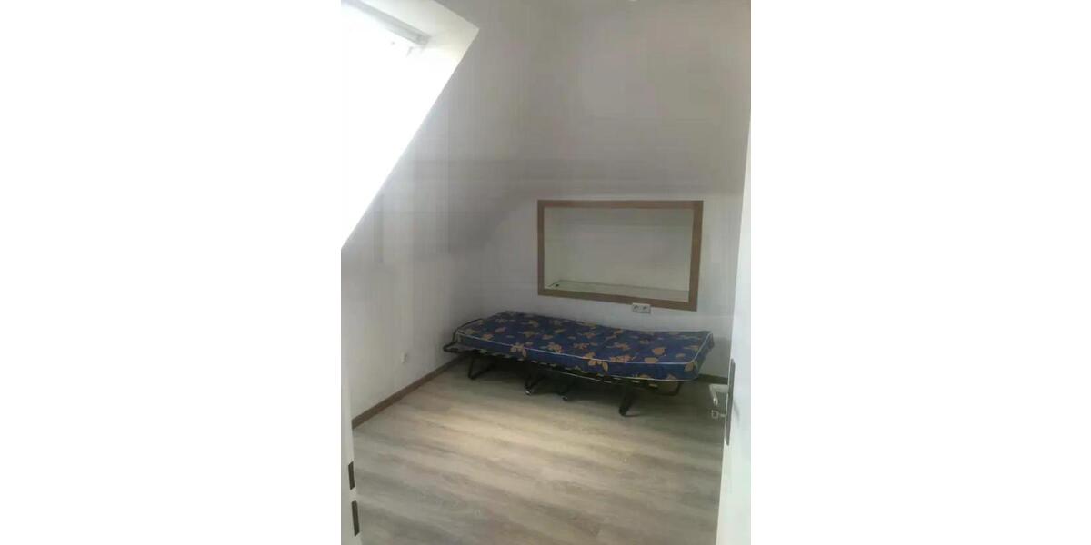 Dachgeschoßwohnung Berlin Neukölln - 3.5 Zimmer, 70 m&sup2;, 1.000&euro; | Angebot:25477890