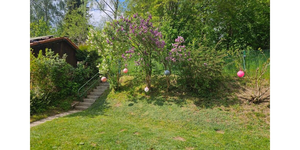 Doppelhaushälfte Lam - 9 Zimmer, 230 m&sup2;, 1.800&euro; | Angebot:26519944