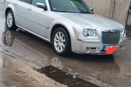 Chrysler 300C 336.000 km 1.800 &euro; Volkenschwand 84106