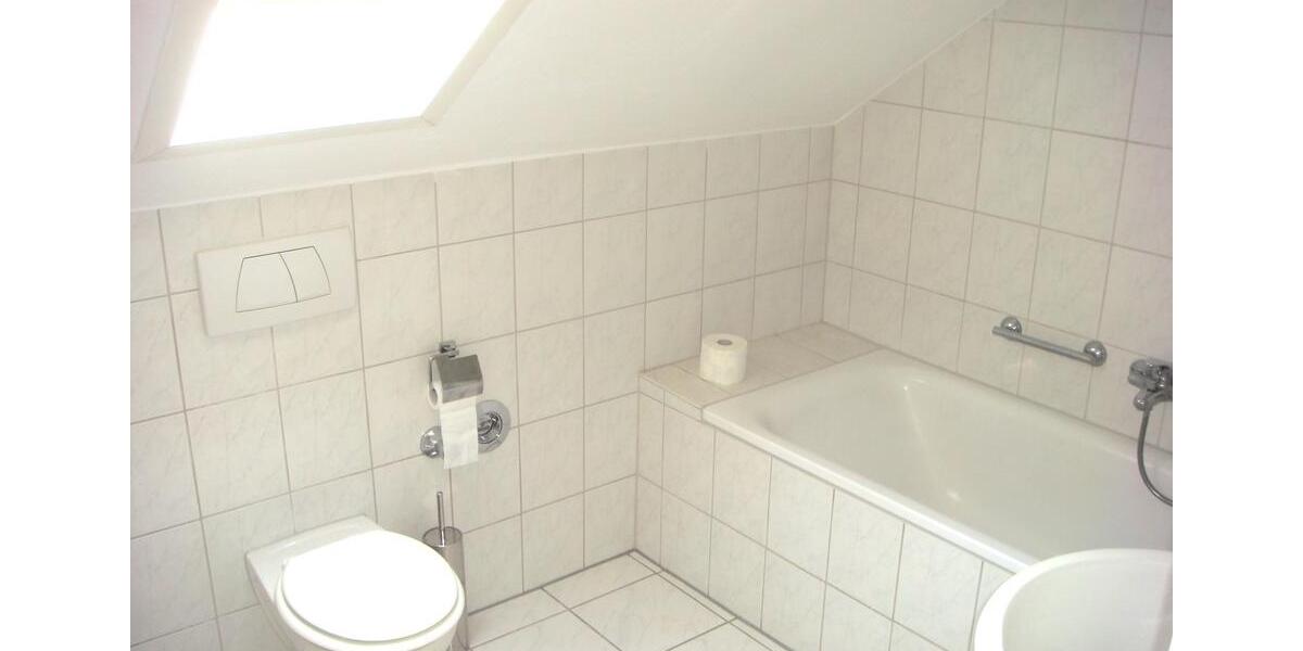 Dachgeschoßwohnung Uetze - 3 Zimmer, 80 m&sup2;, 495&euro; | Angebot:26262140