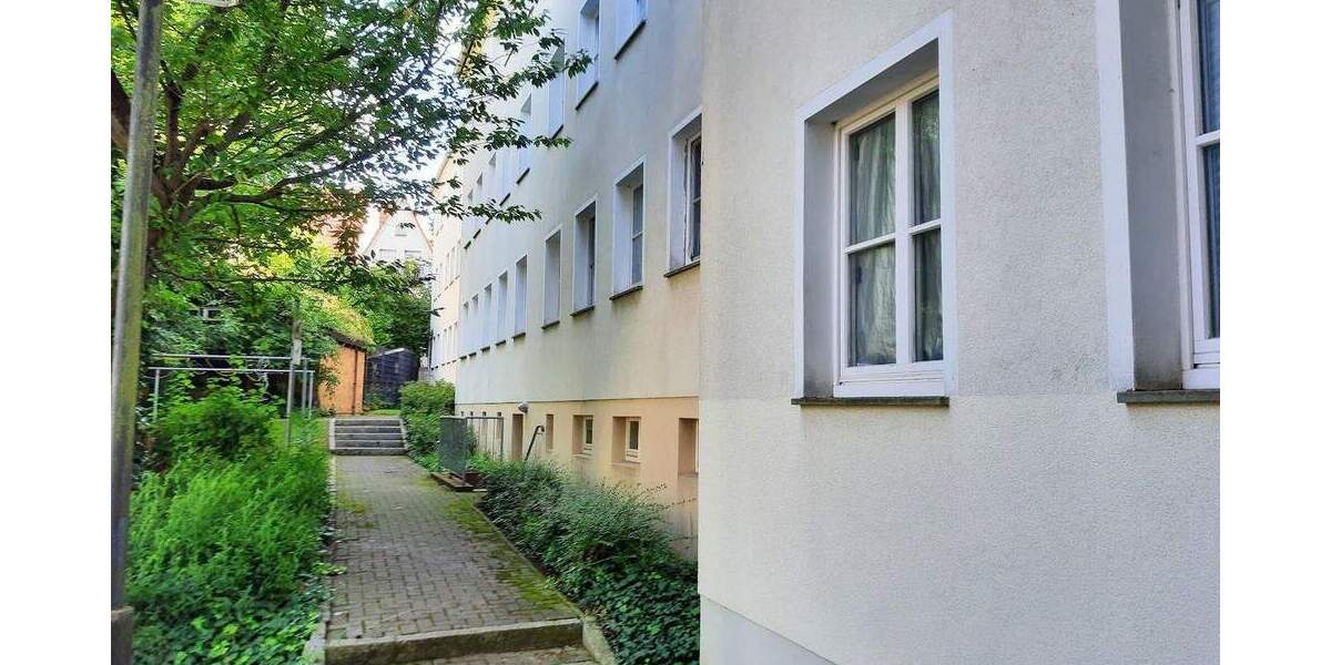 Hell & Renoviert! 3 Zimmer + Esszimmer, Vinyl-Boden, Tageslichtbad + 2 Abstellräume + gute Lage 3 zimmer