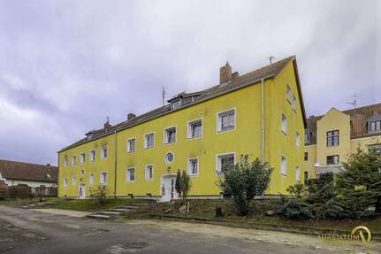 Haus zum Kaufen in Kelheim 1.100.000 € 564.28 m²