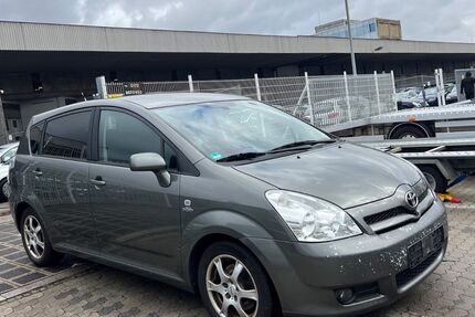 Toyota Corolla Verso 260.501 km 1.999 € Nürnberg 90439