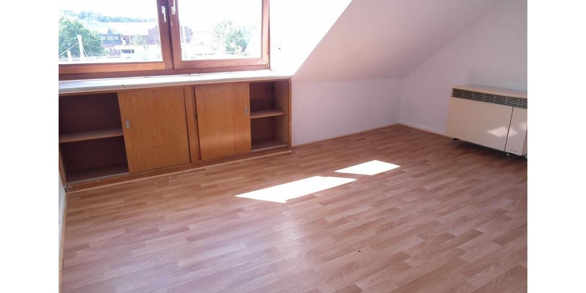 Dachgeschoßwohnung Marburg - 1 Zimmer, 12 m&sup2;, 265&euro; | Angebot:26129919
