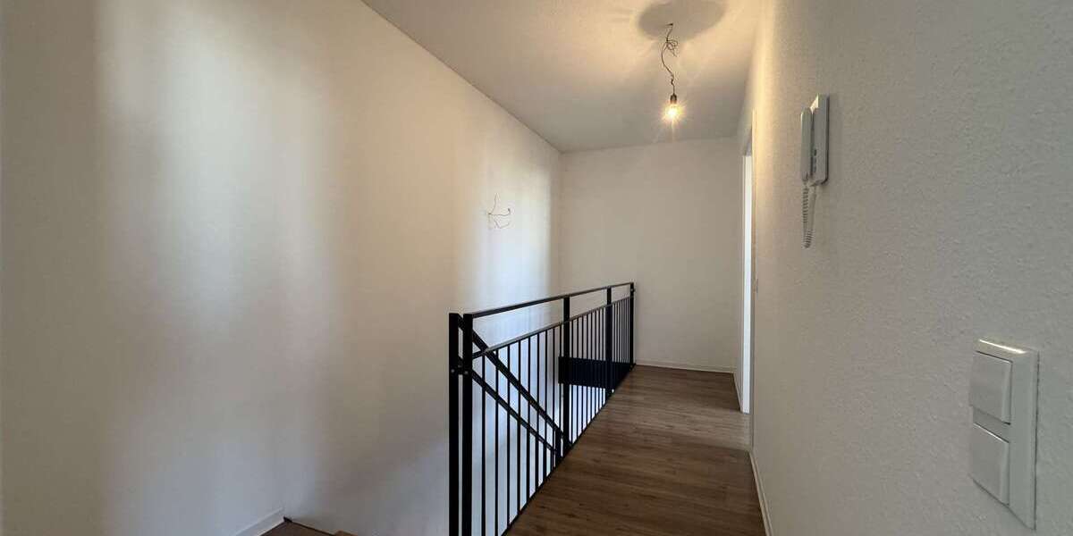 Modernes Reihenendhaus mit Wohn- und Gewerbeanteil + Garten, Garage & 3 Stellplätzen in Rheinstetten - Reihenendhaus Rheinstetten | Angebot:19845441