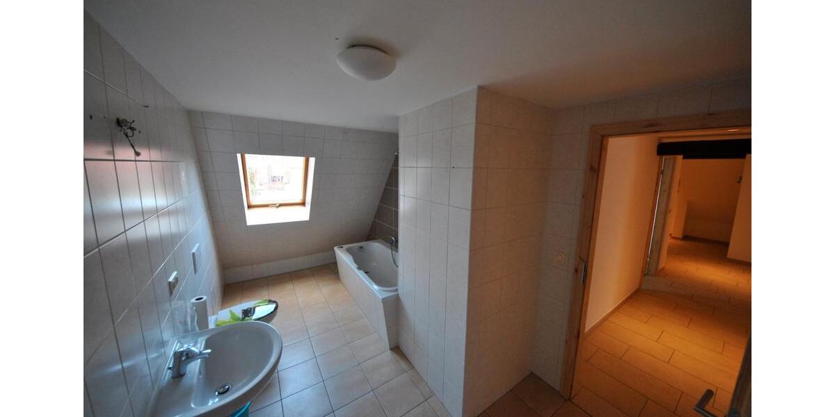 Dachgeschoßwohnung Bischofswerda - 2 Zimmer, 60 m&sup2;, 410&euro; | Angebot:26394896