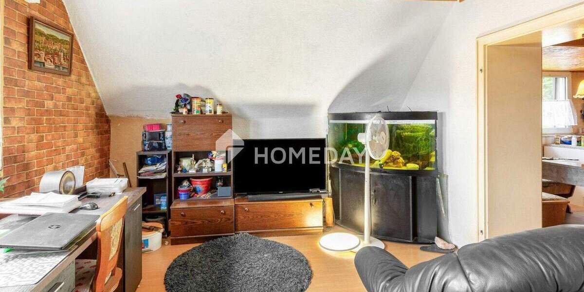 Charmante 3-Zimmer- Dachgeschosswohnung mit Entwicklungspotenzial 3 zimmer