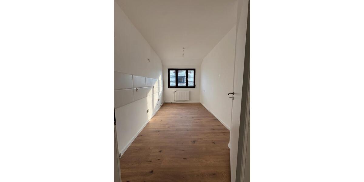 Dachgeschoßwohnung Achim - 5 Zimmer, 104 m&sup2;, 1.150&euro; | Angebot:25994074