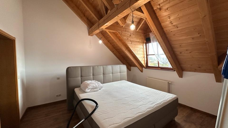 Etagenwohnung Güntersleben - 3.5 Zimmer, 100 m&sup2;, 1.000&euro; | Angebot:25291017