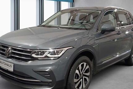 VW Tiguan 68.673 km 28.580 &euro; Bad Salzuflen 32105