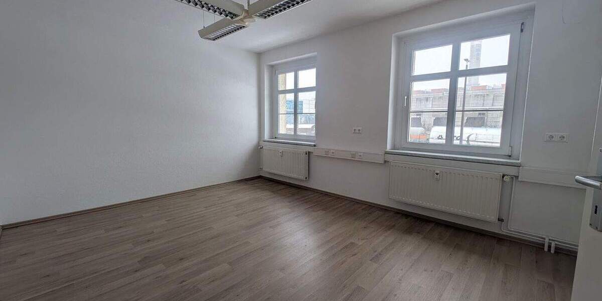 Gewerbeobjekt Bitterfeld-Wolfen Bitterfeld - 4 Zimmer, 75 m&sup2;, 630&euro; | Angebot:25748404