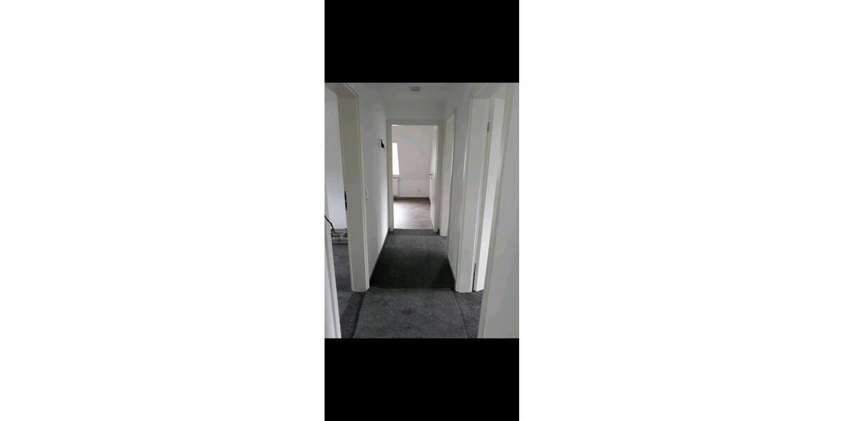 Dachgeschoßwohnung Hennef (Sieg) - 3 Zimmer, 75 m&sup2;, 800&euro; | Angebot:25382879