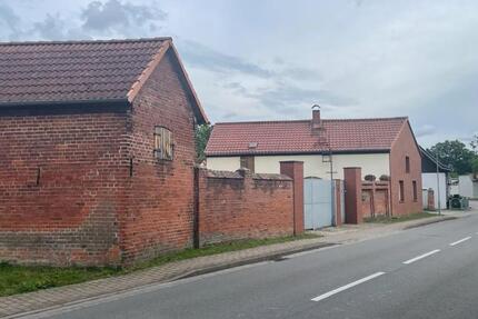 Dreiseitenhof mit 2 Wohnhäusern & großem Garten mit vielen Bäumen zimmer