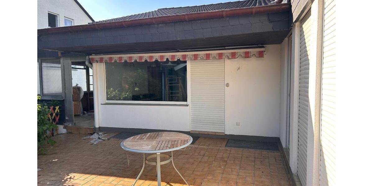 Einfamilienhaus Kastellaun - 7 Zimmer, 215 m&sup2;, 325.000&euro; | Angebot:27023901