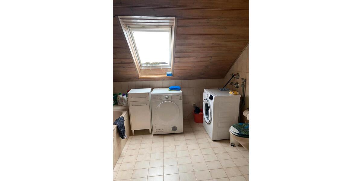 WG Zimmer in 3er Studenten WG, frei ab sofort 4 zimmer