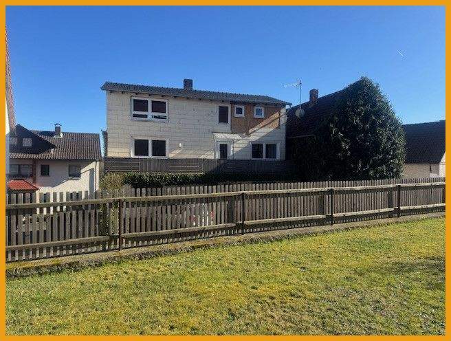 Einfamilienhaus Willingshausen - 4 Zimmer, 115 m&sup2;, 69.000&euro; | Angebot:25691392