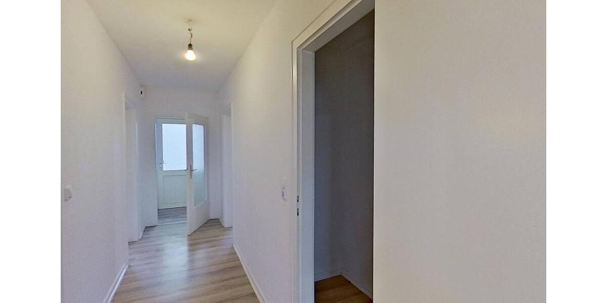 Helles Zuhause mit Balkon – frisch sanierte 3-Zimmer-Wohnung 3 zimmer