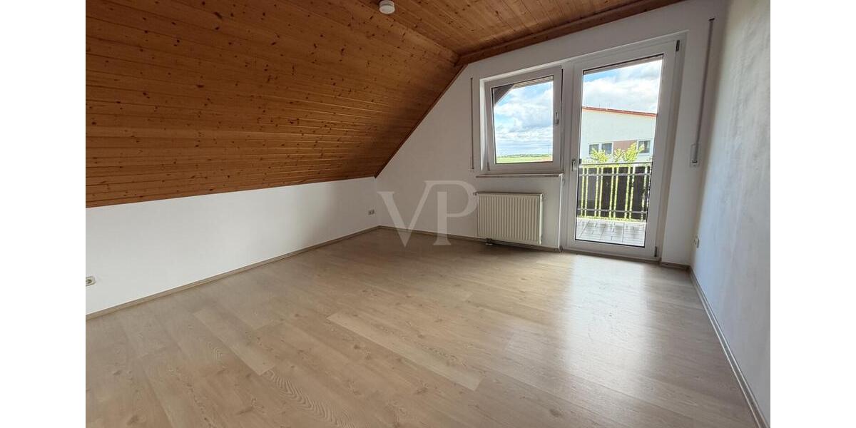 Dachgeschoßwohnung Gallmersgarten - 3 Zimmer, 112 m&sup2;, 750&euro; | Angebot:26679170