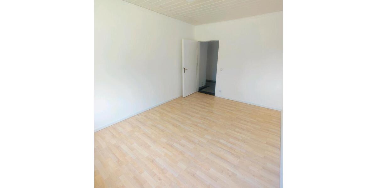 Erdgeschoßwohnung Hennef (Sieg) - 4 Zimmer, 86 m&sup2;, 1.200&euro; | Angebot:26270973