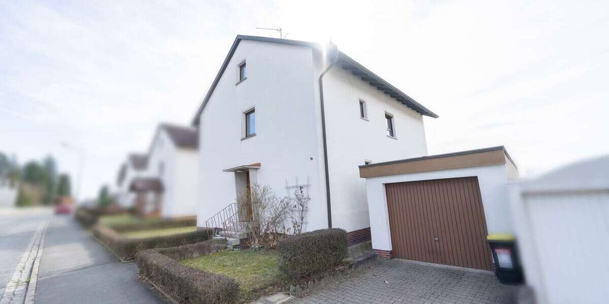 Einfamilienhaus Neustadt bei Coburg - 9 Zimmer, 178 m&sup2;, 228.000&euro; | Angebot:25875525
