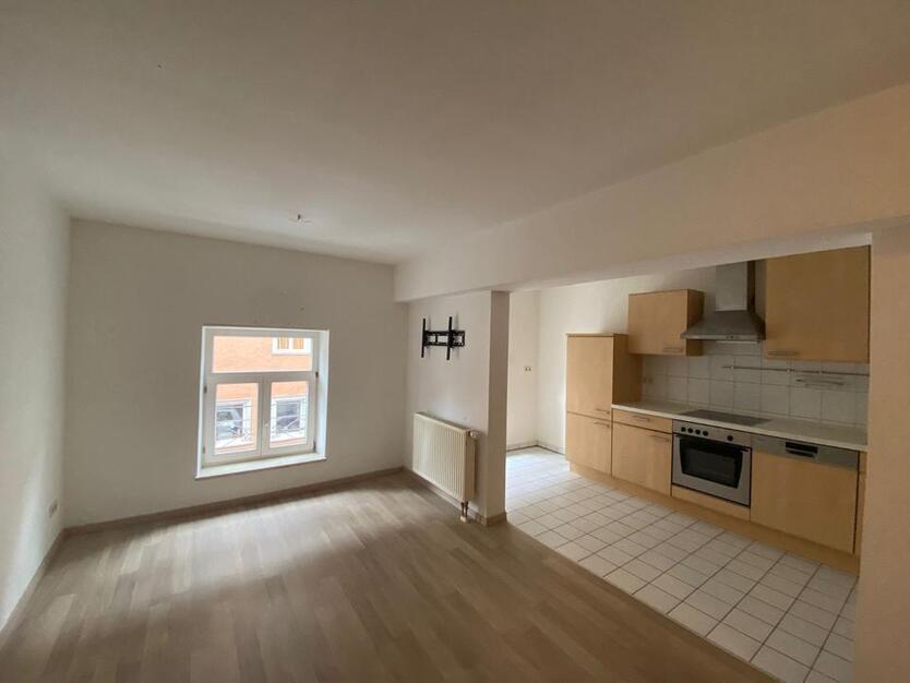 2 Zimmer- Wohnung - Eisenbahnstrasse in RV