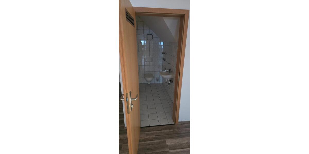 Dachgeschoßwohnung Zella-Mehlis Mehlis - 4 Zimmer, 121 m&sup2;, 690&euro; | Angebot:26566134