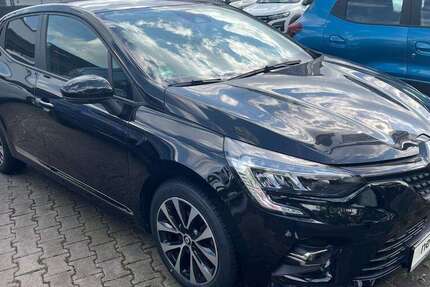 Renault Clio 33.000 km 12.989 &euro; Paderborn 33100