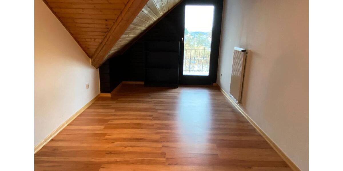Dachgeschoßwohnung Speicher - 3 Zimmer, 110 m&sup2;, 800&euro; | Angebot:24356102