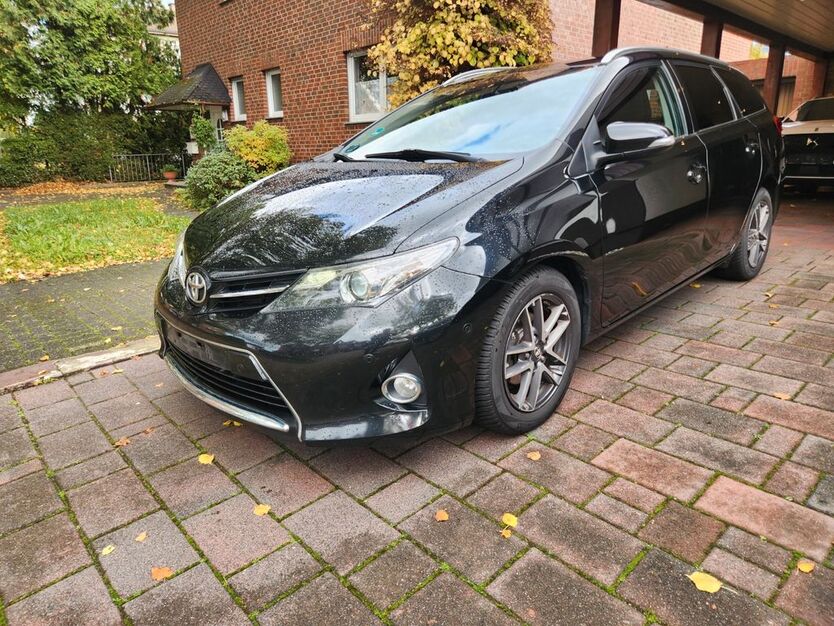Toyota Auris 199.000 km 5.900 € Dorsten 46286