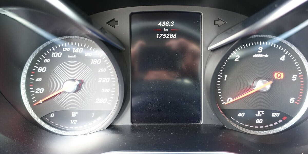 Mercedes-Benz C 250 Lim. 4Matic BlueTEC / d Distr. LED Burmester 175.800 km 18.950 &euro; Neumarkt/OPf 92318