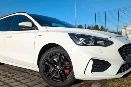 Ford Focus 94.500 km 16.800 &euro; Rosenberg 73494